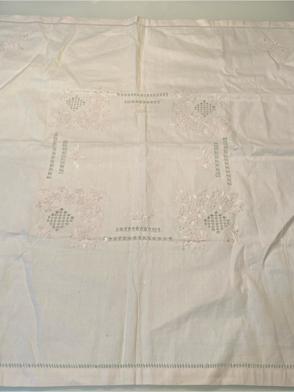 Vintage Hand Embroidered White Linen Tablecloth Topper Cutwork Whitework 36x35